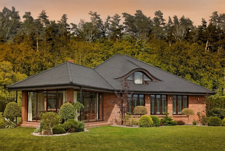 Dachówka ceramiczna Braas Opal, kolor antracytowy Dachówka ceramiczna Braas Opal, kolor antracytowy