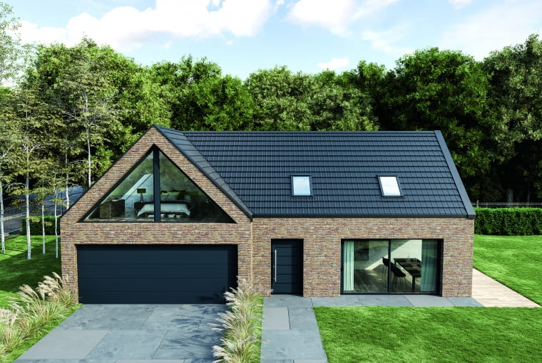 Przykład udanej kompozycji kolorystycznej: antracytowy kolor pokrycia dachowego z blachy pięknie komponuje się z dużą bramą garażową w tym samym kolorze i ze stolarką Przykład udanej kompozycji kolorystycznej: antracytowy kolor pokrycia dachowego z blachy pięknie komponuje się z dużą bramą garażową w tym samym kolorze i ze stolarką