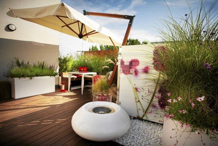 17.08.2012 WARSZAWA SESJA OGRODY NA DACHU TARAS NA ZDJECIU STYLIZACJA ZUZANNA WICIEJOWSKA DLA CZASOPISMA MAGNOLIA FOT. TATA STUDIO / TEL 0501255063 SLOWA KLUCZOWE: TARAS