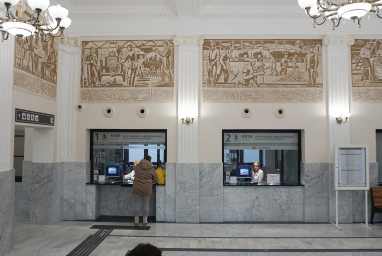 Dworzec kolejowy w Skierniewicach - obecnie Dworzec kolejowy w Skierniewicach - obecnie