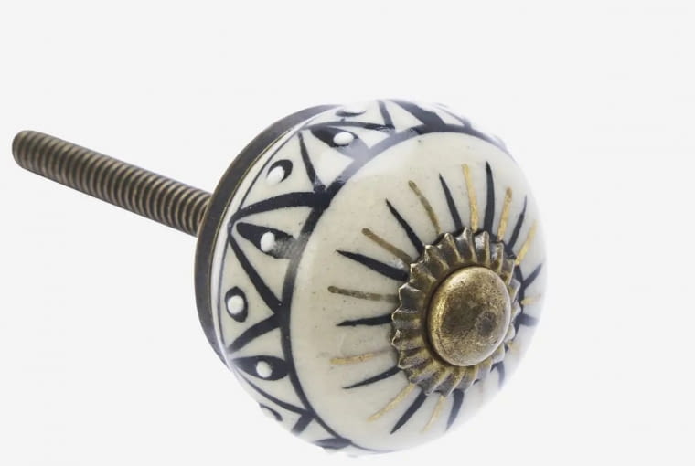 gałka do mebli (Madam Stoltz), ceramika, ręcznie malowana, śr. 3 cm, 15 zł, ulicaceramiczna.pl