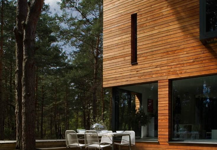 Wielopokoleniowy dom z tężnią pod Warszawą. Proj. Kulczyński Architekt Wielopokoleniowy dom z tężnią pod Warszawą. Proj. Kulczyński Architekt