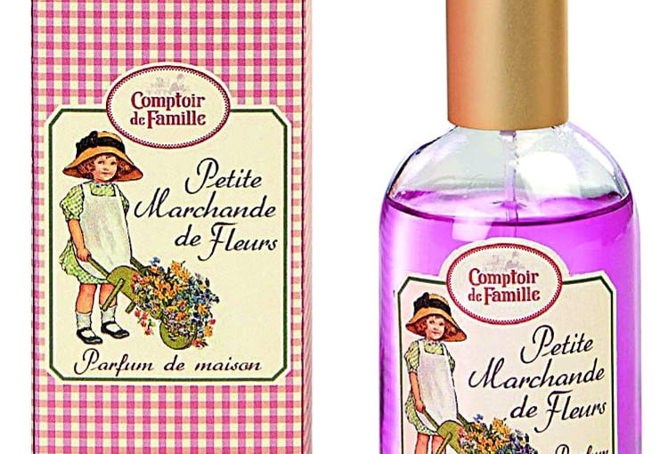 Pachnący dom. Perfumy przeznaczone do wnętrz przydadzą się w pomieszczeniach, w których nie da się trzymać świeżych kwiatów, np. w łazience bez okna. Zaopatrz się w zapachowe woreczki, dyfuzory i pachnące mydełka przywodzące na myśl kwitnącą łąkę czy bukiet konwalii.