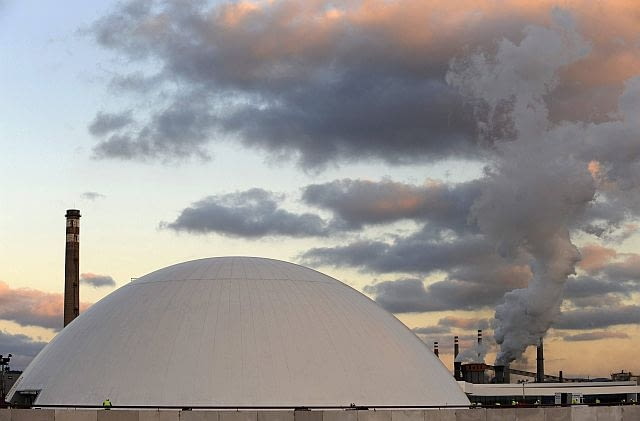 Niemeyer Center The dome of the Niemeyer Center, a cultural complex designed by Brazilian architect Oscar Niemeyer, is seen a day before of its inauguration in the northern Spanish city of Aviles, December 14, 2010. The presentation of the UN educational and cultural programme