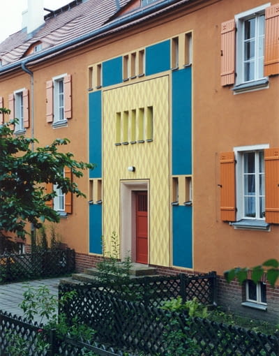 Osiedle Leśne w Berlinie - 'Chata wuja Toma' (Waldsiedlung Onkel-Toms-Hütte), 1926-1931. Od końca lat siedemdziesiątych stopniowo przywraca się pierwotne detale i kolory domów. Odrestaurowano większość domów Bruno Taut, UNESCO, modernizm, berlin, Chata wuja Toma, osiedle