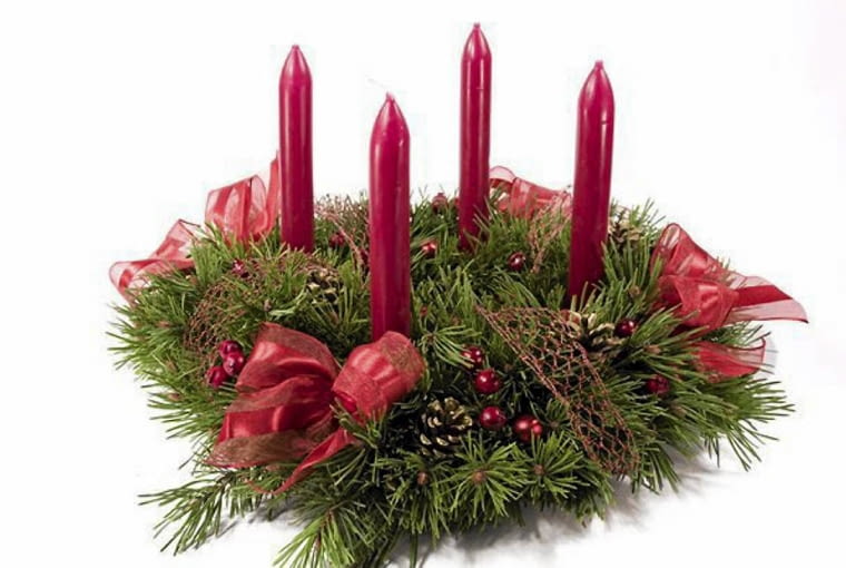 Ozdoby adwentowe. Wieniec w kształcie zielonej poduszki