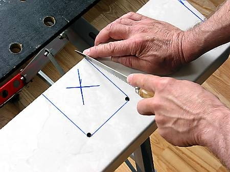 21.05.2003 WARSZAWA PARAPET PRZYGOTOWANIE OKNA FOT. WOJCIECH SURDZIEL / AGENCJA GAZETA PUBLIKACJA CZTERY KATY NR 7 (142) - 7.2003