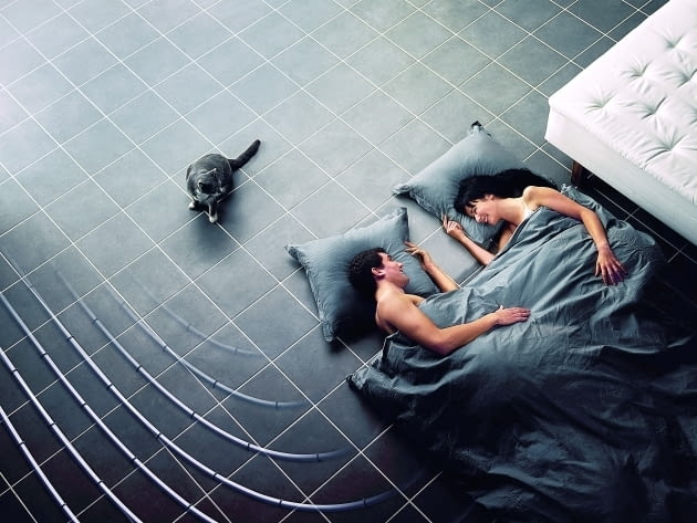 Ogrzewanie podłogowe można układać również w pokojach na piętrze