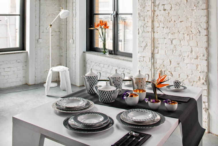 SERWISY OBIADOWE. Cosmopolitan, porcelana, zestaw dla jednej osoby - 4 elementy (trzy talerze i półmisek), Ćmielów, 164 zł SERWISY OBIADOWE. Cosmopolitan, porcelana, zestaw dla jednej osoby - 4 elementy (trzy talerze i półmisek), Ćmielów, 164 zł