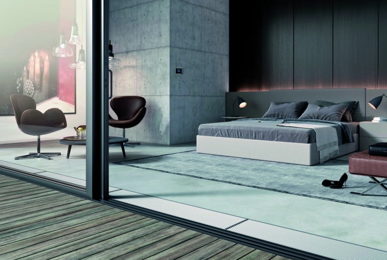 Urządzenie w zależności od wersji służy do ogrzewania, chłodzenia i wentylacji. Przy dużych powierzchniach szklanych pozwala uniknąć podmuchów zimnego powietrza. Modele z wentylatorami z silnikami EC wyróżniają się cichą, energooszczędną pracą i łatwą regulacją