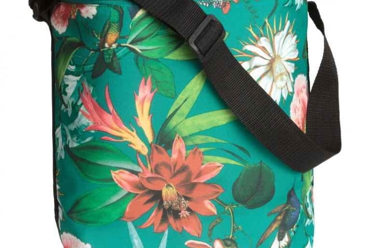 H&M Home: wzorzysta torba termiczna (14 l pojemności). Cena: 59,90 zł. piknik, akcesoria piknikowe, wybieramy akcesoria piknikowe, nowoczesne akcesoria piknikowe