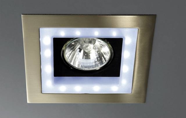 Bonzi PLANETA LAMP/MASSIVE; materiał - metal; kolor - satyna; źródło światła - halogen i LED; moc 35 W, 11,7×11,7 cm; Cena: 248 zł Bonzi PLANETA LAMP/MASSIVE; materiał - metal; kolor - satyna; źródło światła - halogen i LED; moc 35 W, 11,7×11,7 cm; Cena: 248 zł