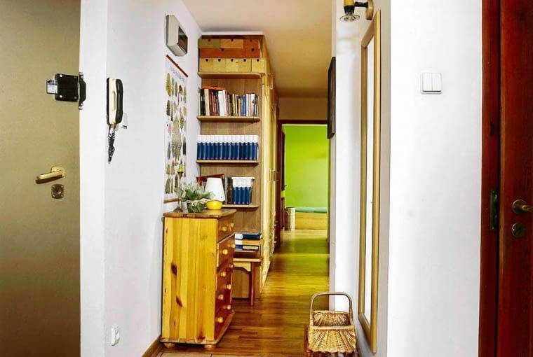 WNETRZA PRZEDPOKOJ MEBLE STYLIZACJA AGNIESZKA OSAK-REJMER FOT. SYLWESTER REJMER PUBLIKACJA CZTERY KATY NR 11 (193) - 11 2007 SLOWA KLUCZOWE: WNETRZA MEBLE ZDJĘCIE DO WKŁADKI: PUBLIKACJA CZTERY KATY NR 11 (193) - CZASOPISMA