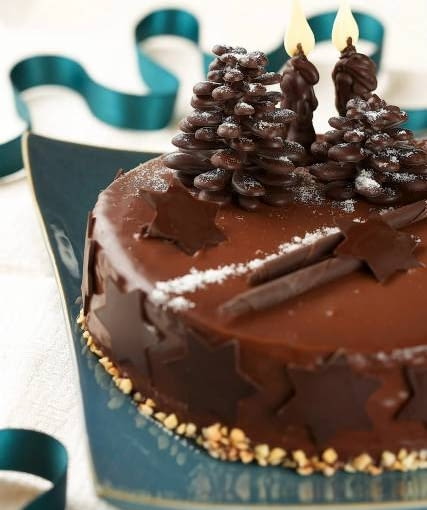 04.10.2005 WARSZAWA , SESJA JEDZENIE CZEKOLADA, SWIETA BOZE NARODZENIE , DEKORACJE SWIATECZNE NA TORTY , HOTEL SOBIESKI,