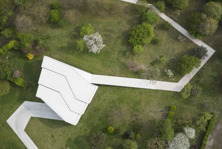 Dom po Drodze, Projekt: KWK Promes, Fot. Jarosław Syrek Dom po Drodze, Projekt: KWK Promes, Fot. Jarosław Syrek