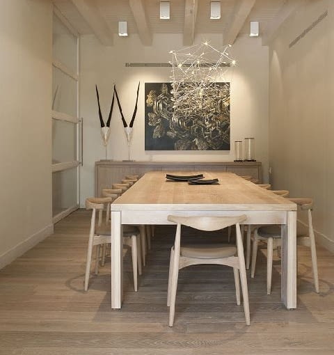 Deski Nobifloor mają wygląd litego, naturalnego drewna deski podłogowe, podłogi drewniane, jadalnia, stół