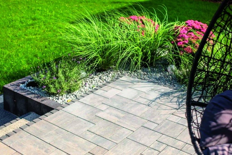 Tak jak projekt domu, tak i plan ogrodu, nie powinien być efektem fascynacji aktualnie panującymi trendami, lecz dobrze przemyślanym konceptem