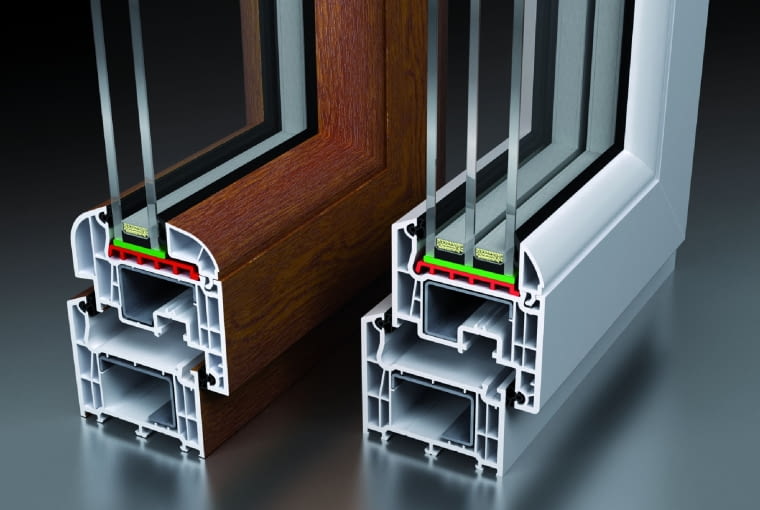 Propozycja 1. System: N.ergo; 5-komorowe profile PVC SALAMANDER klasy B Kolor: biały Pakiet szybowy: 4T/14Ar/4/14Ar/4T; Ug = 0,6 W/(m2K) oraz dla okien 60 x 120 cm - 3T/16Ar/3/16Ar/3T; Ug = 0,5 W/(m2K); Uw = 0,96-1,2 W/(m2K) Cena: 6345,90 zł