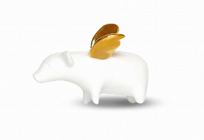 Mała porcelanowa świnka dekorowana prawdziwym złotem, 29 zł, Endesign/pakamera.pl Mała porcelanowa świnka dekorowana prawdziwym złotem, 29 zł, Endesign/pakamera.pl