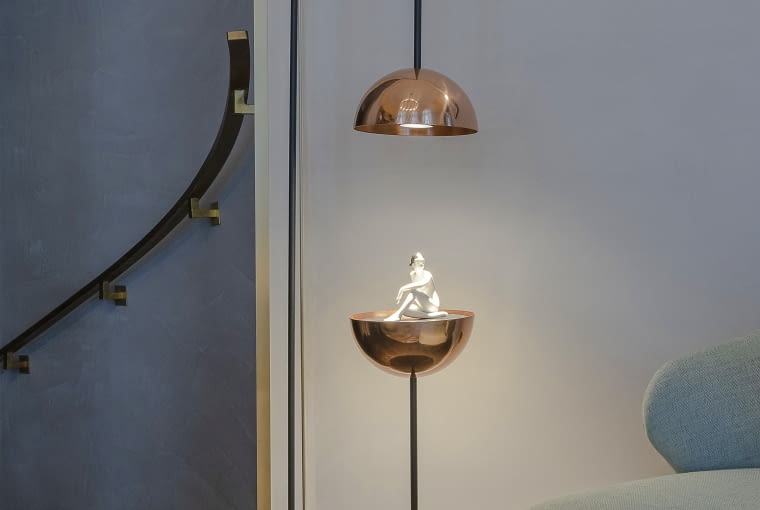 Lampa stojąca, zintegrowana ze stolikiem, Ultralight model 2014