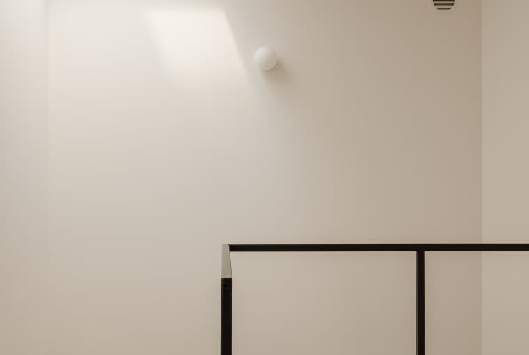 Przebudowa bliźniaka z lat 70. Proj. MFRMGR Architekci