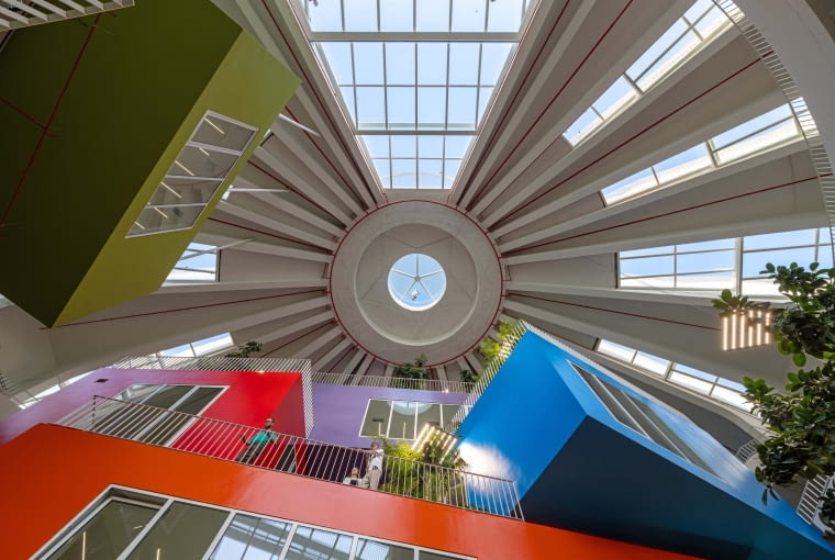 Piramida w Tiranie. Proj. MVRDV Piramida w Tiranie. Proj. MVRDV