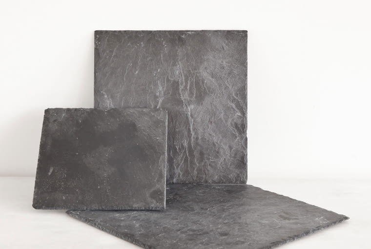 Zara Home - Milano Collection: kwadratowa łupkowa taca (20 x 20 cm). Cena: 23,90 zł. zara home, len, lniana pościel, prostota, minimalizm we wnętrzach, prosta pościel