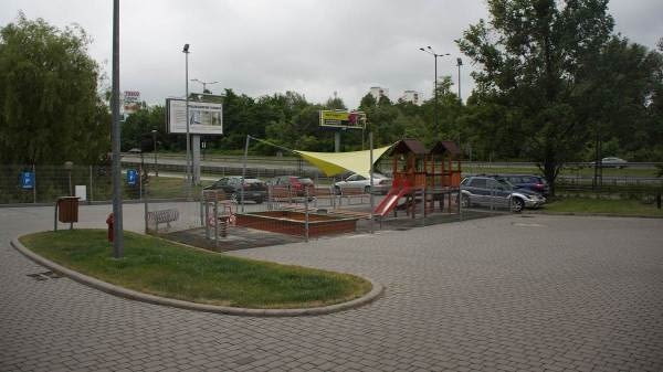 Osiedle mieszkaniowe w Krakowie.