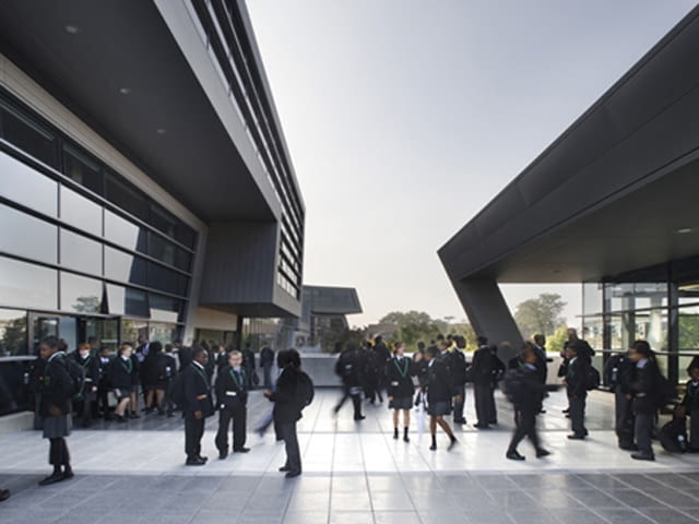 Zaha Hadid, szkoła, edukacja