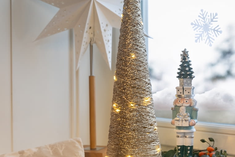 Gwiazda podświetlana 68 cm biała na baterie 129,00 zł, kod 91874208