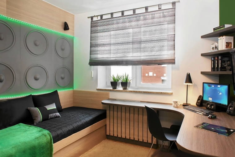 Roleta w pokoju ucznia