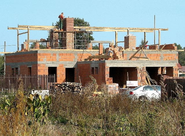 Wznoszenie konstrukcji dachu