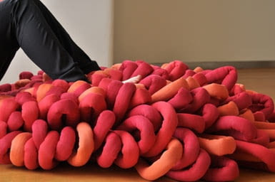 fotel Loop, projekt: Sophie de Vocht fotel Loop, projekt: Sophie de Vocht