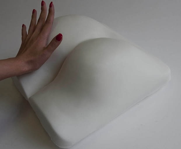 Lampa Slap - proj. Joseph Begley Joseph Begley, klaps, oryginalna lampa, lampa, lampa w kształcie pośladków