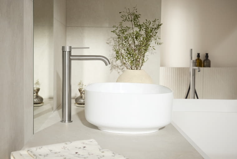 Kolekcja baterii łazienkowych MOZA316L. Model 11