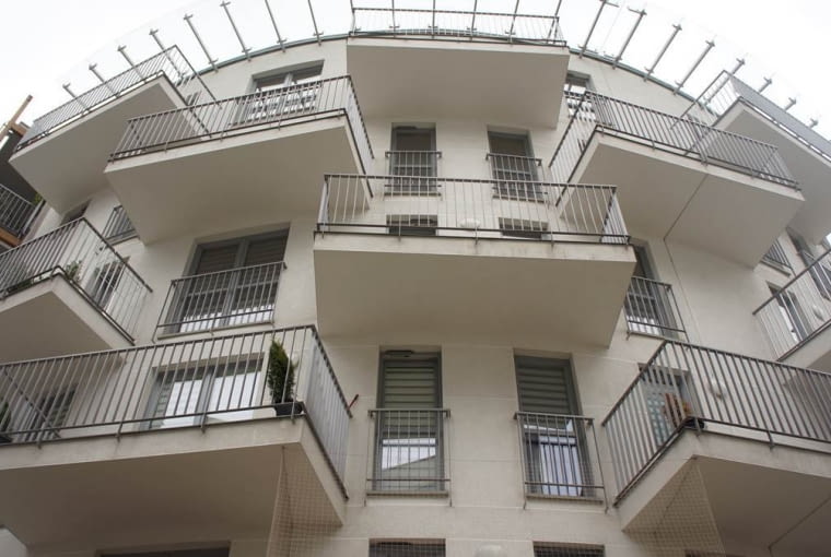 Osiedle mieszkaniowe w Krakowie.