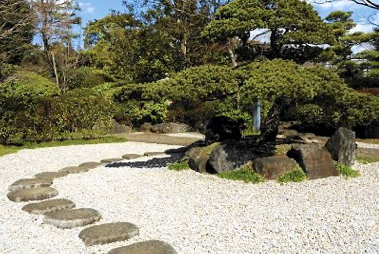 Żwirowe poletka są dobrą alternatywą dla kosztownego w pielęgnacji trawnika Żwirowe poletka są dobrą alternatywą dla kosztownego w pielęgnacji trawnika