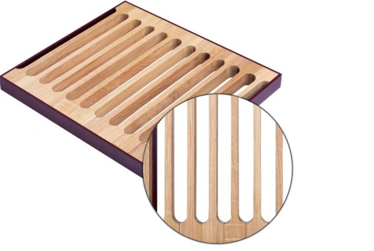 Podest z drewna dębowego ze szczeblami  określanymi jako „kość”