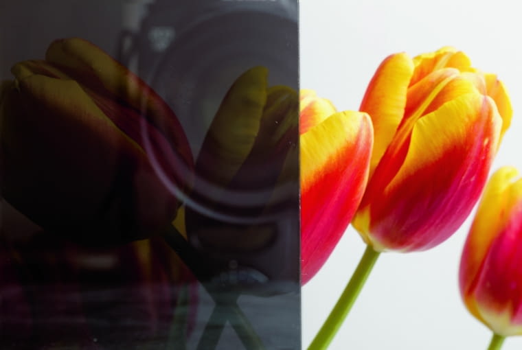 Możliwość zastosowania w oknach szyb o wyraźnie zaznaczonej strukturze zwiększa estetykę okna, a także podnosi poczucie prywatności, rozpraszając widok przez szybę