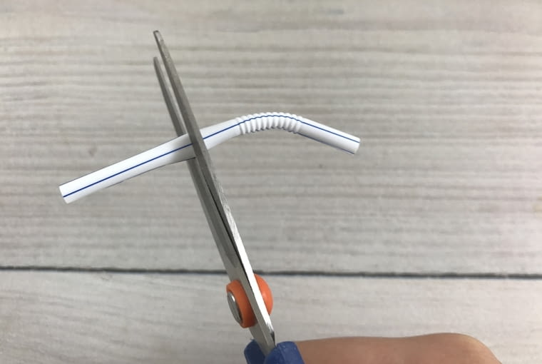 To samo zrób z drugiej strony. Jak zabezpieczyć otwarte opakowanie jogurtu?