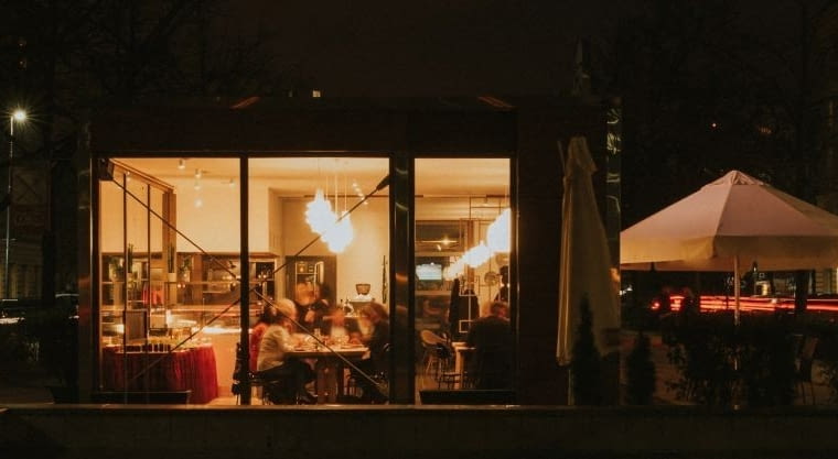 Naturalnie i nowocześnie - aranżacja wnętrza szczecińskiej restauracji [MIEJSCE MIESIĄCA]