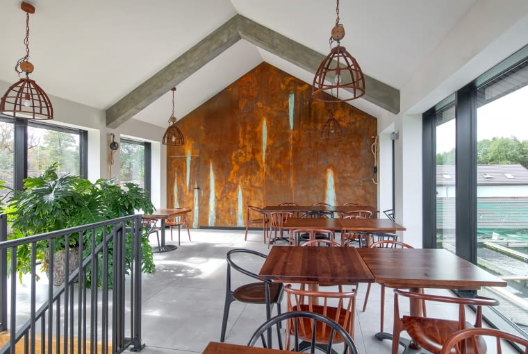 Nowoczesny pawilon restauracyjny w Bondyrzu. Proj. MTA Architekci