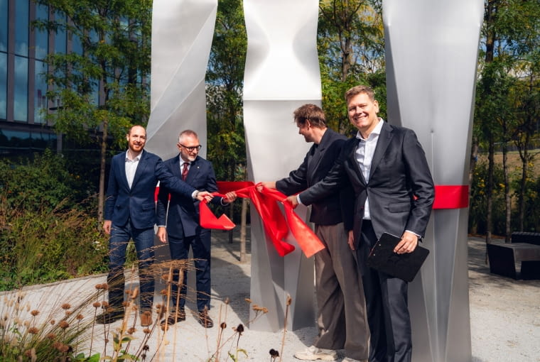 Ł.Pieszka, J.Makowski, K.Renes, T.Wilczek