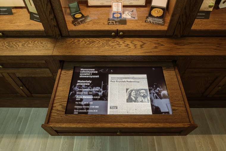 „Krzysztof Penderecki – Dziedzictwo Polskiej Muzyki XX i XXI wieku” - wystawa w Europejskim Centrum Muzyki w Lusławicach. Proj. Nizio Design International „Krzysztof Penderecki – Dziedzictwo Polskiej Muzyki XX i XXI wieku” - wystawa w Europejskim Centrum Muzyki w Lusławicach. Proj. Nizio Design International