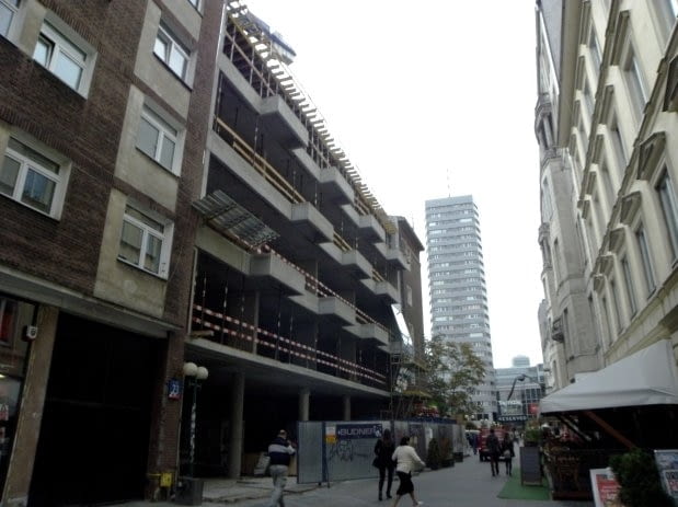 Chmielna 25 w budowie Chmielna 25 w budowie