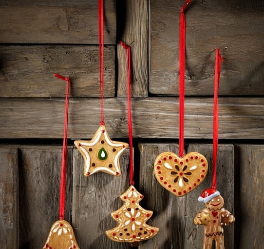 Villeroy & Boch - Nostalgic Ornaments: zestaw pięciu porcelanowych zawieszek na choinkę w kształcie świątecznych pierniczków - 155 zł. Villeroy & Boch, święta, świąteczne ozdoby