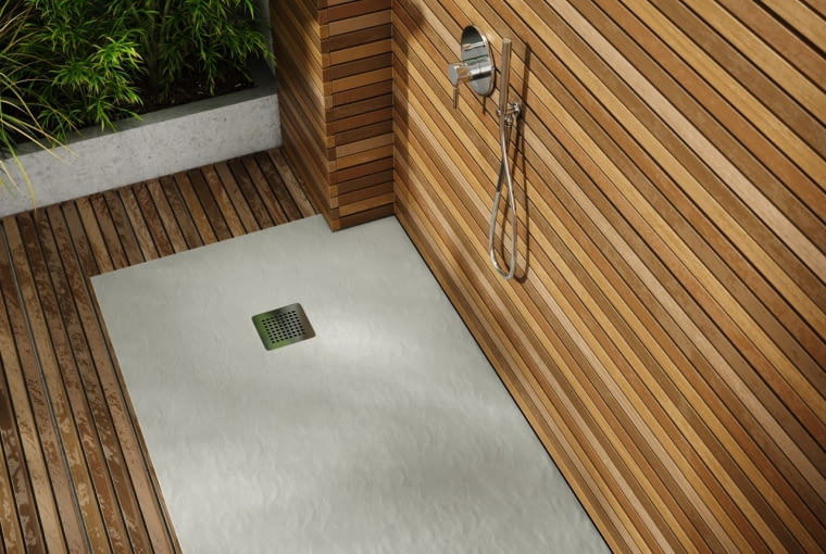 Brodzik w kolorze cementowym modna łazienka