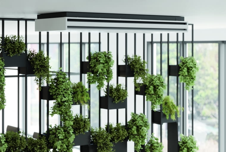 Kompaktowy klimakonwektor sufitowy z funkcją wentylacji. Urządzenie łączy dyskretną formę z dużą wydajnością. Wyróżnia go również cicha i energooszczędna praca w połączeniu z pompami ciepła i nowoczesnymi kotłami kondensacyjnymi na gaz. Ten model występuje także w wersji ściennej (minimalna głębokość od 7,5 cm)