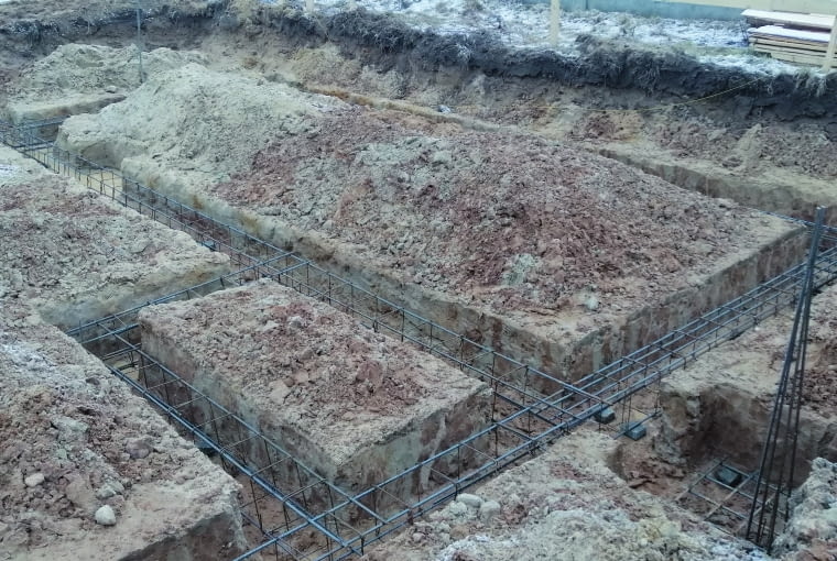 Wykop pod fundamenty Wykop pod fundamenty