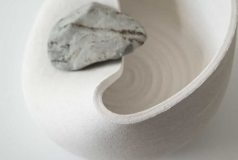 "Vase with stone", proj. Martin Azua i Marc Vidal wazon